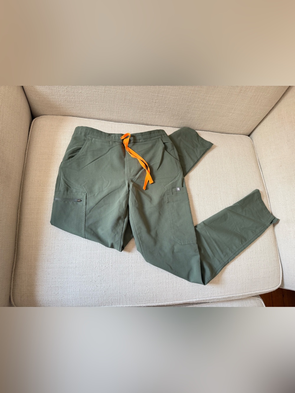 Figs Yola XS/T in mossGreen with OG waistband